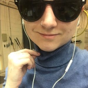 Meet your Posher, Molly